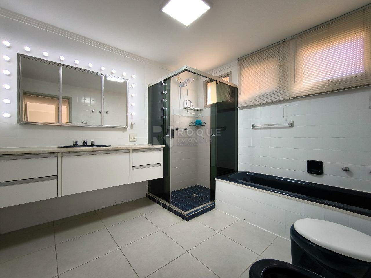 Apartamento à venda no bairro Centro: WC SUÍTE