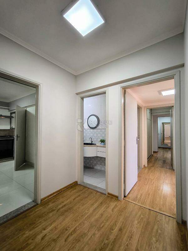 Apartamento à venda no bairro Centro: ÁREA DE CIRCULAÇÃO