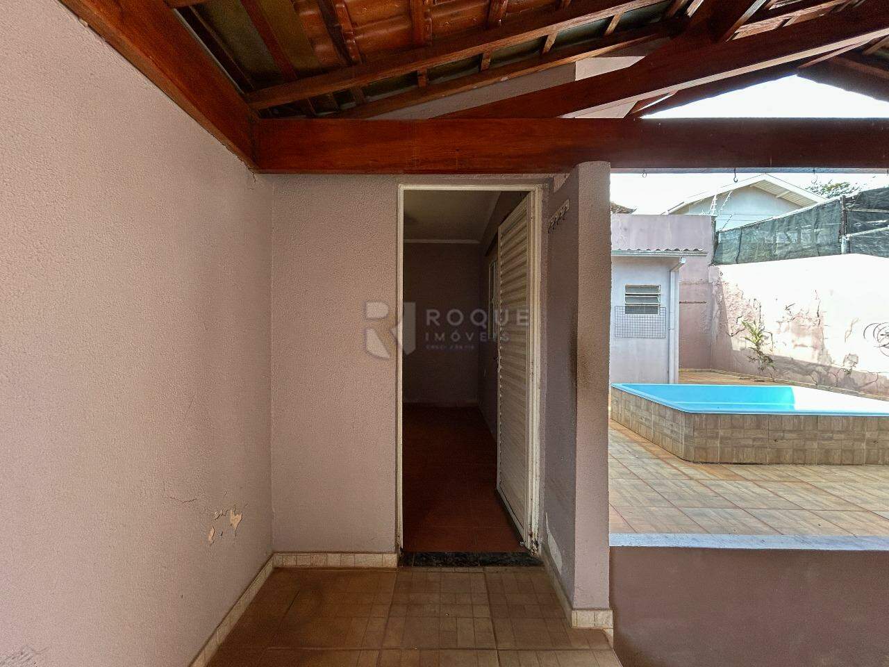 Casa Residencial para aluguel no bairro Jardim Santa Catarina: Acesso dormitório fundo