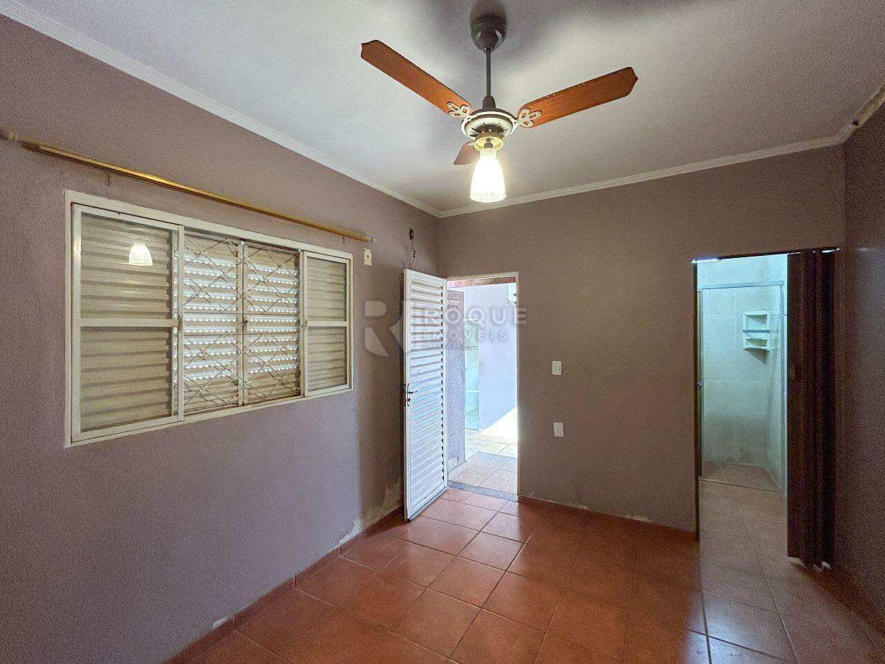 Casa Residencial para aluguel no bairro Jardim Santa Catarina: Dormitório fundo suíte