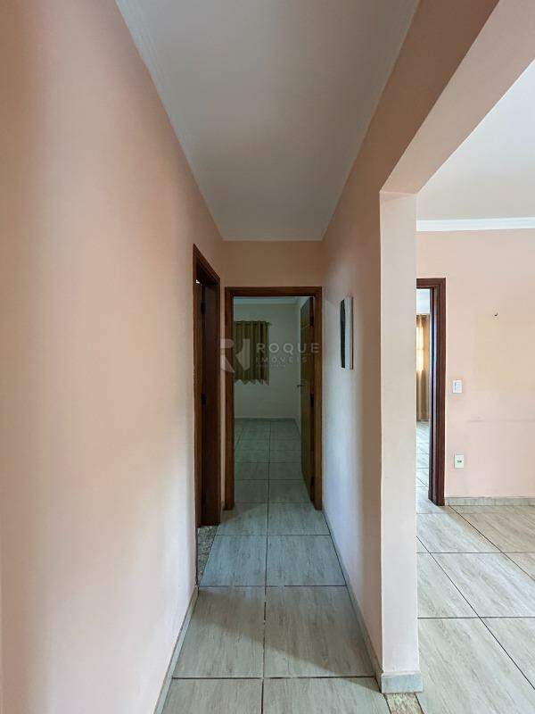 Casa Residencial para aluguel no bairro Jardim Santa Catarina: Hall