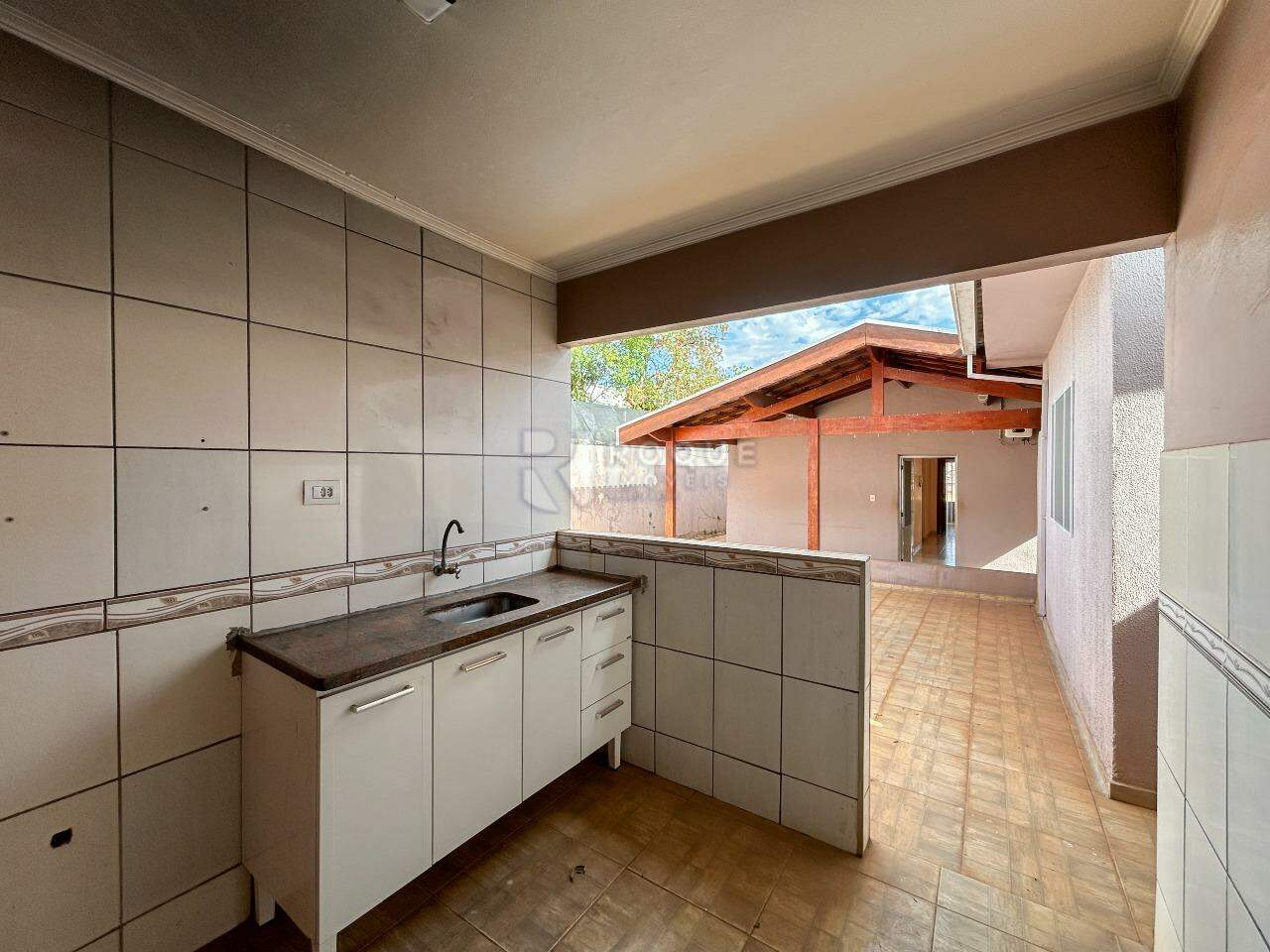 Casa Residencial para aluguel no bairro Jardim Santa Catarina: Churrasqueira / Cozinha