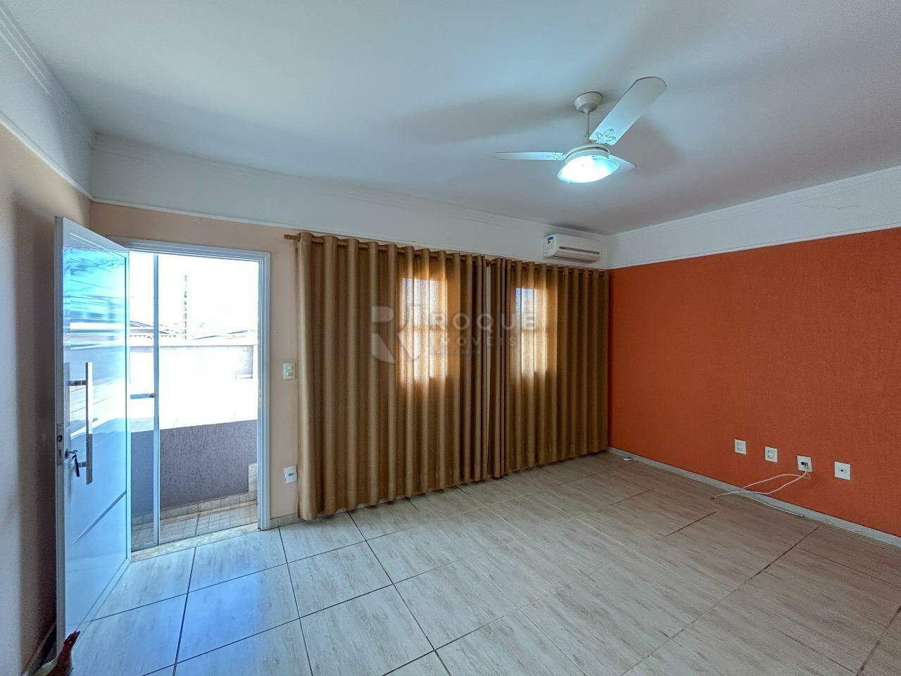 Casa Residencial para aluguel no bairro Jardim Santa Catarina: Sala