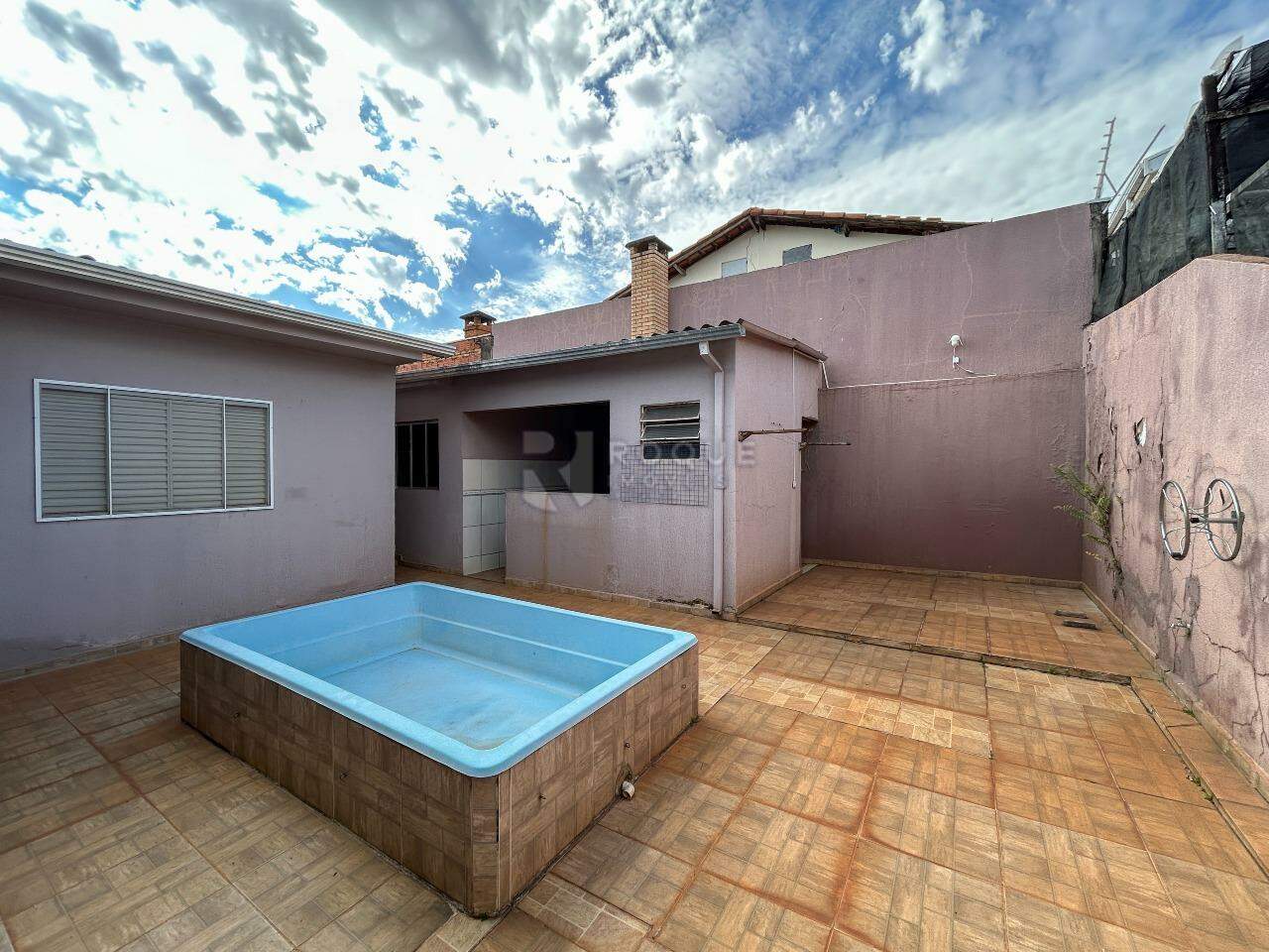 Casa Residencial para aluguel no bairro Jardim Santa Catarina: Área externa