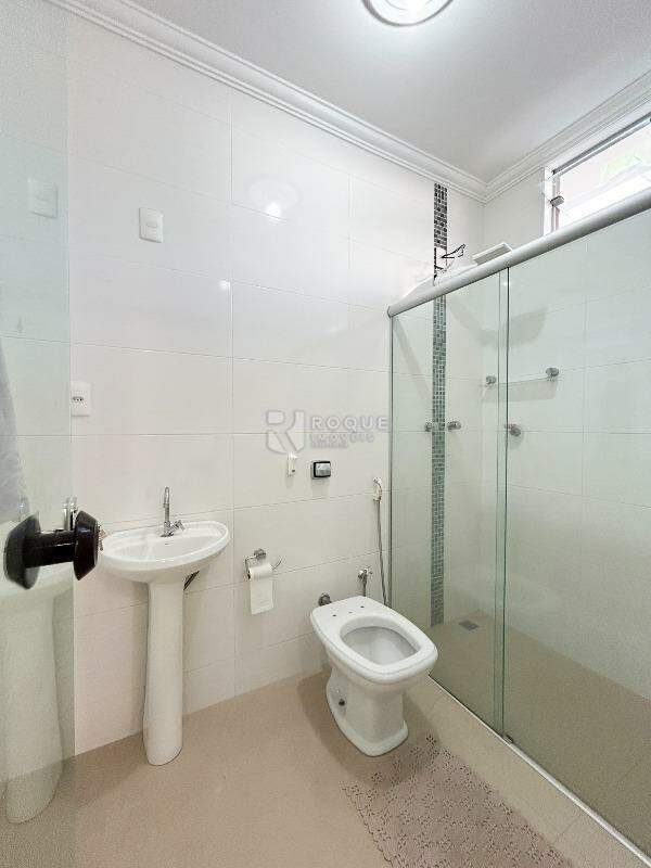 Casa Residencial para aluguel no bairro Jardim Porto Real IV: WC suíte 