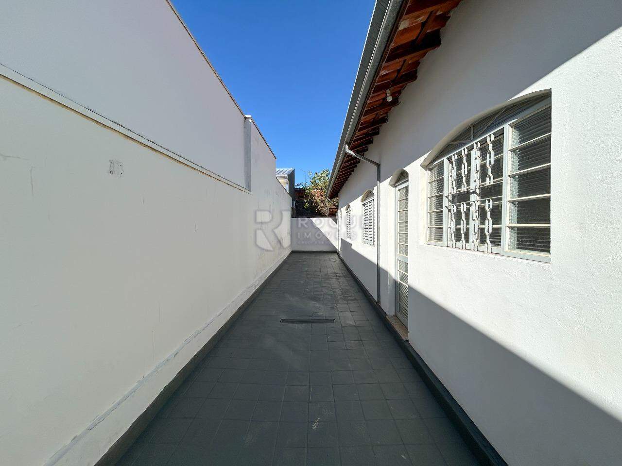 Casa Residencial para aluguel no bairro Parque Residencial Aeroporto: Corredor