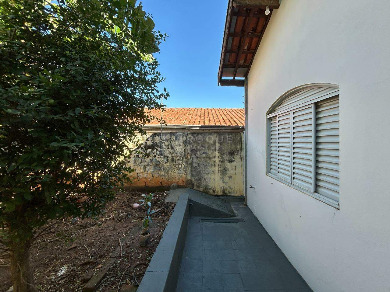 Casa Residencial para aluguel no bairro Parque Residencial Aeroporto: Fundo