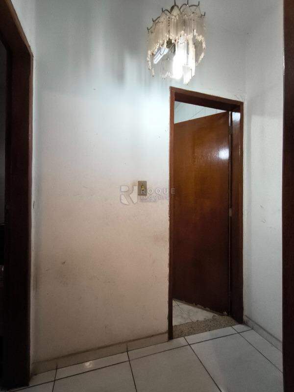 Casa Residencial à venda no bairro Jardim Ipanema: ÁREA DE CIRCULAÇÃO