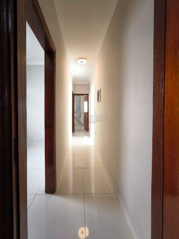 Casa Residencial à venda no bairro Jardim Nova Itália: CORREDOR INTERNO
