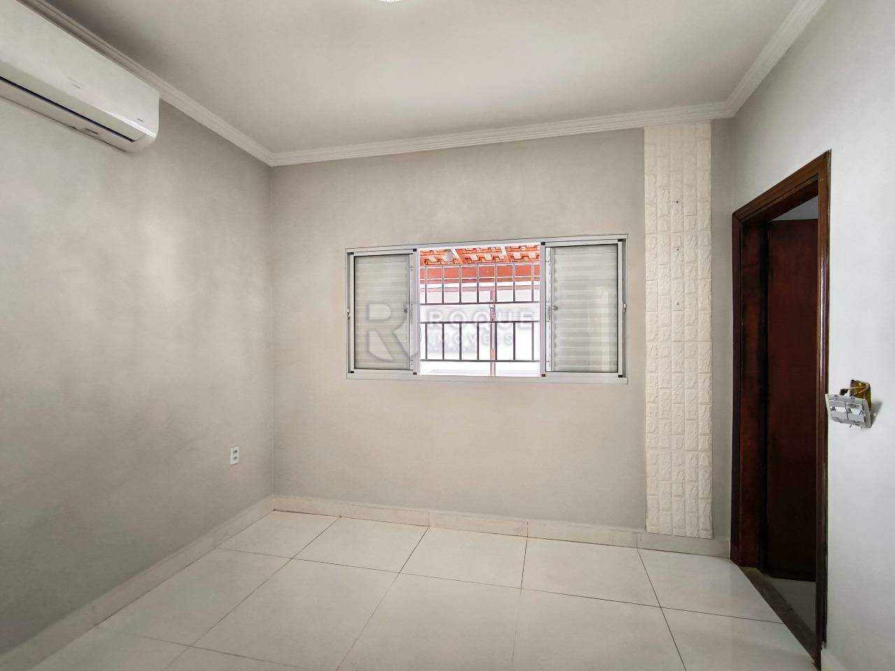 Casa Residencial à venda no bairro Jardim Nova Itália: SUÍTE