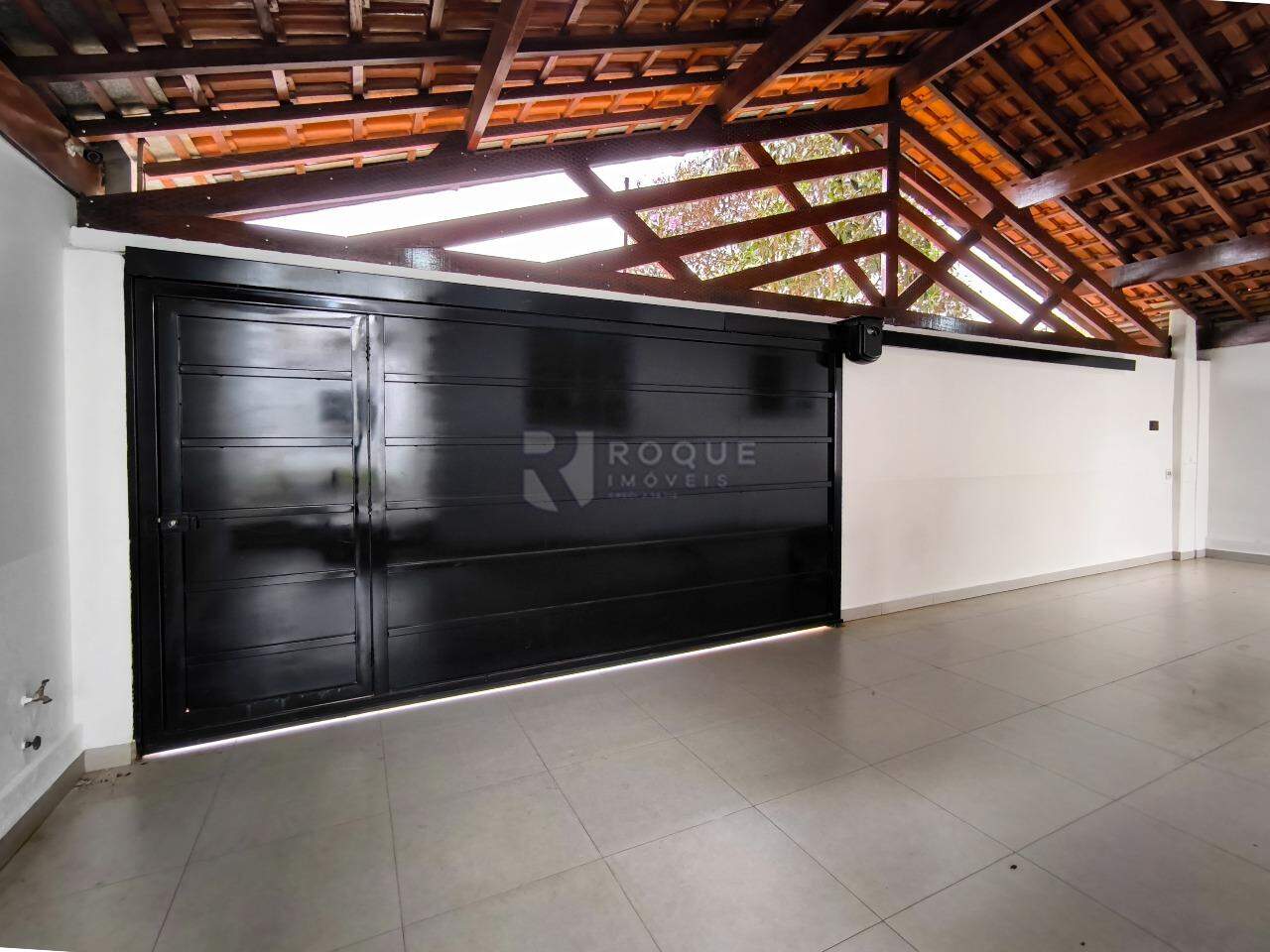 Casa Residencial à venda no bairro Jardim Nova Itália: GARAGEM