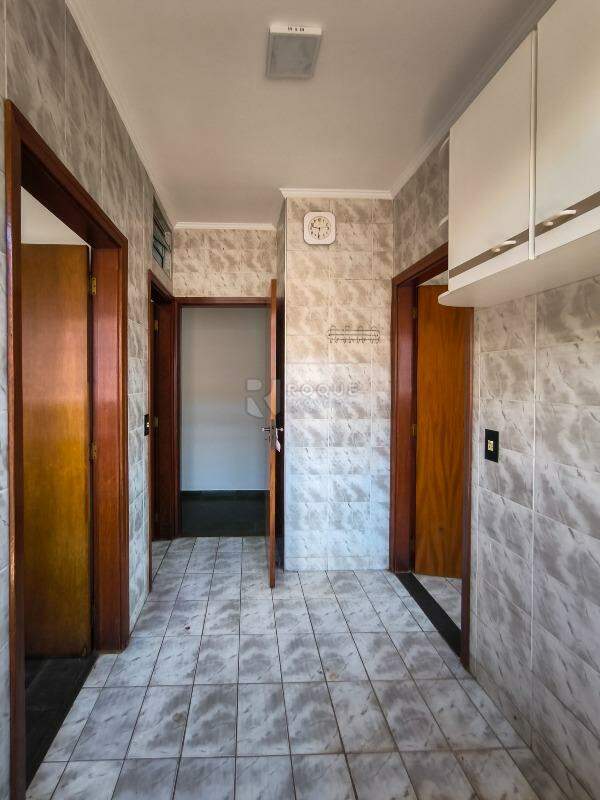 Casa em condomínio à venda no bairro Jardim Residencial Monsenhor Rossi: ÁREA DE SERVIÇO