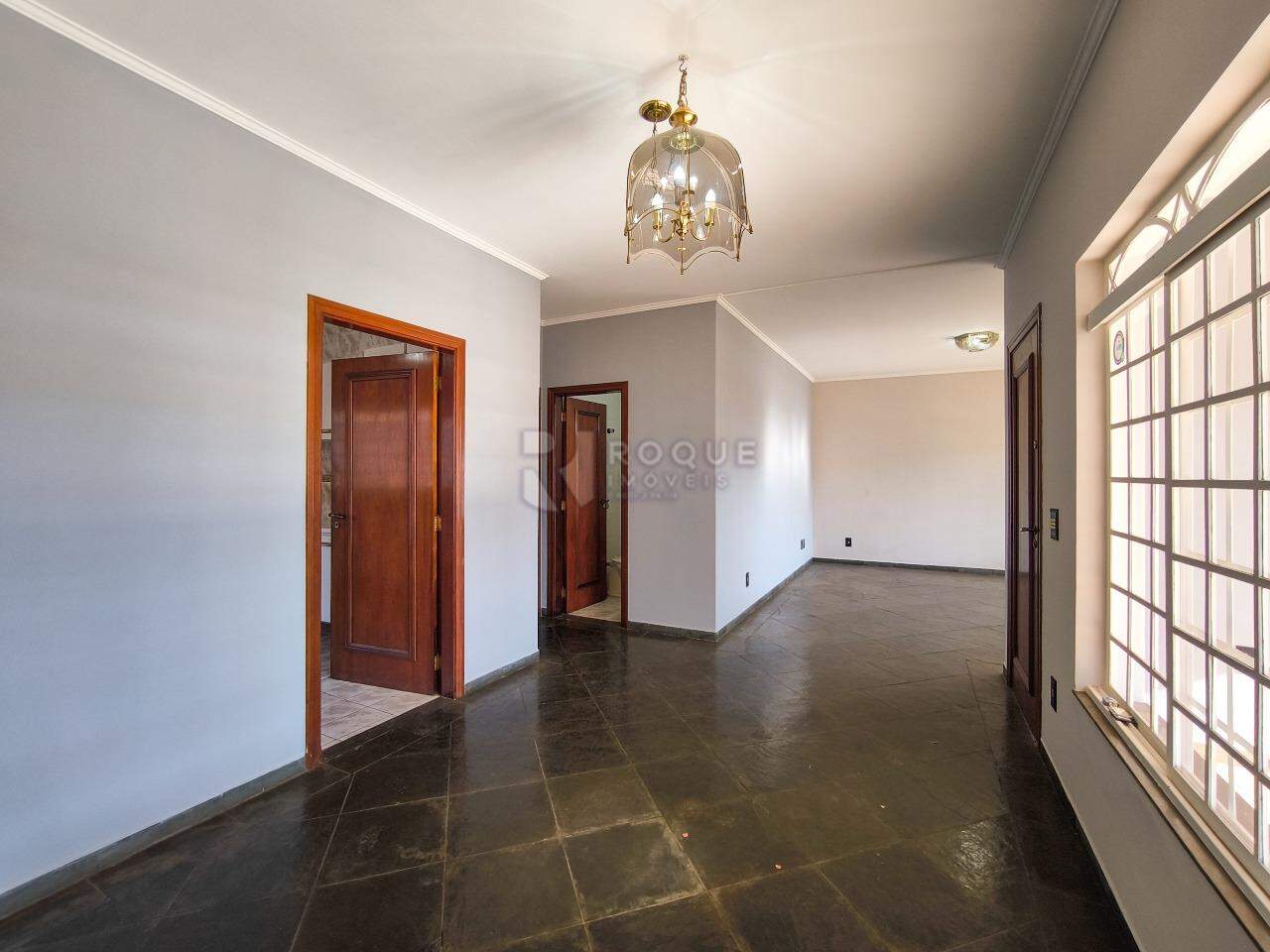 Casa em condomínio à venda no bairro Jardim Residencial Monsenhor Rossi: SALA DE ESTAR