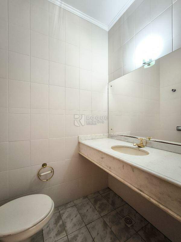 Casa em condomínio à venda no bairro Jardim Residencial Monsenhor Rossi: LAVABO