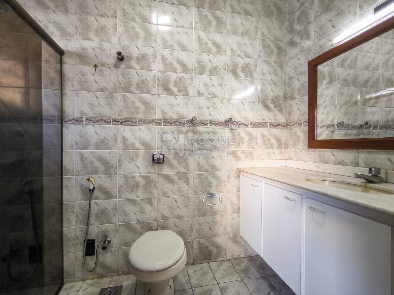 Casa em condomínio à venda no bairro Jardim Residencial Monsenhor Rossi: WC SUÍTE