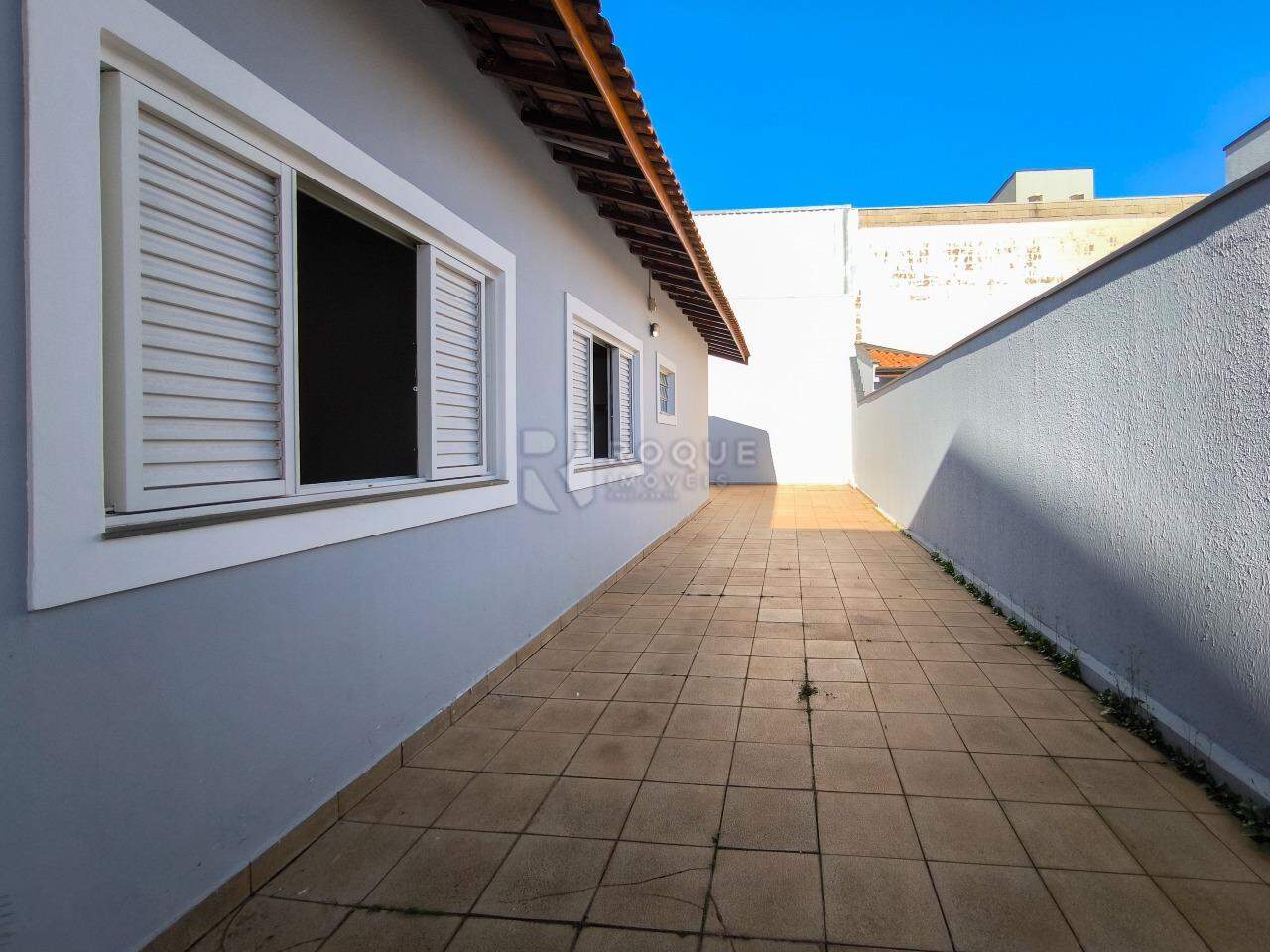 Casa em condomínio à venda no bairro Jardim Residencial Monsenhor Rossi: LATERAL EXTERNA