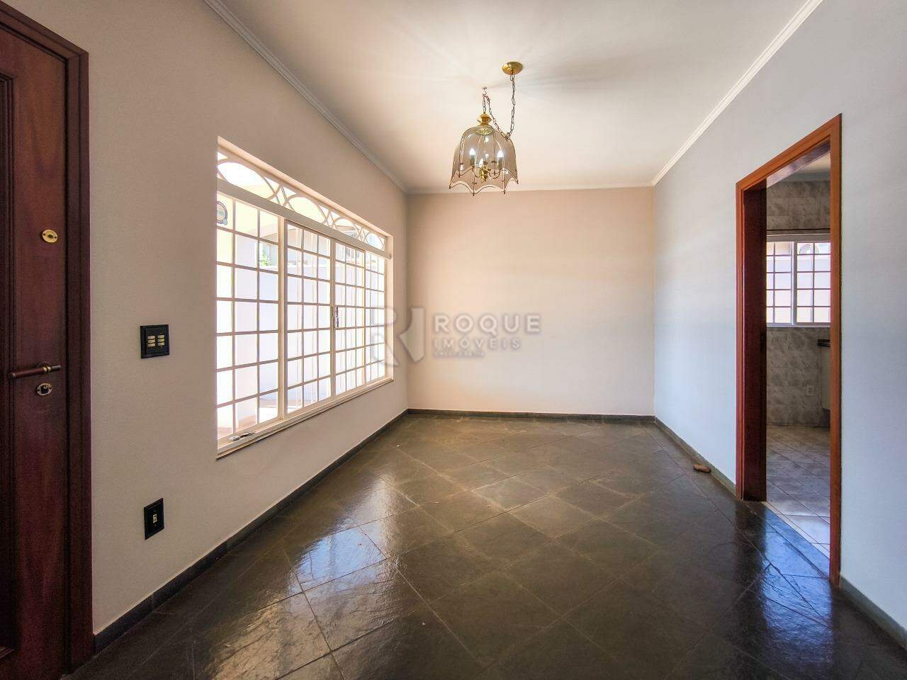 Casa em condomínio à venda no bairro Jardim Residencial Monsenhor Rossi: SALA DE ESTAR