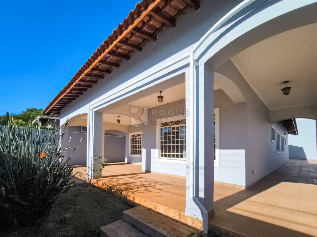 Casa em condomínio à venda no bairro Jardim Residencial Monsenhor Rossi: VARANDA