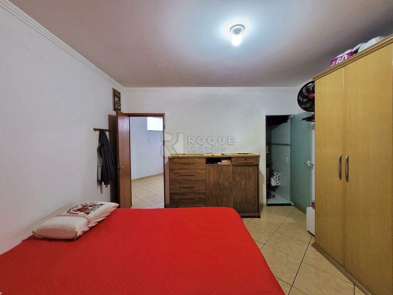 Casa Residencial à venda no bairro Vila Cristovam: Suíte