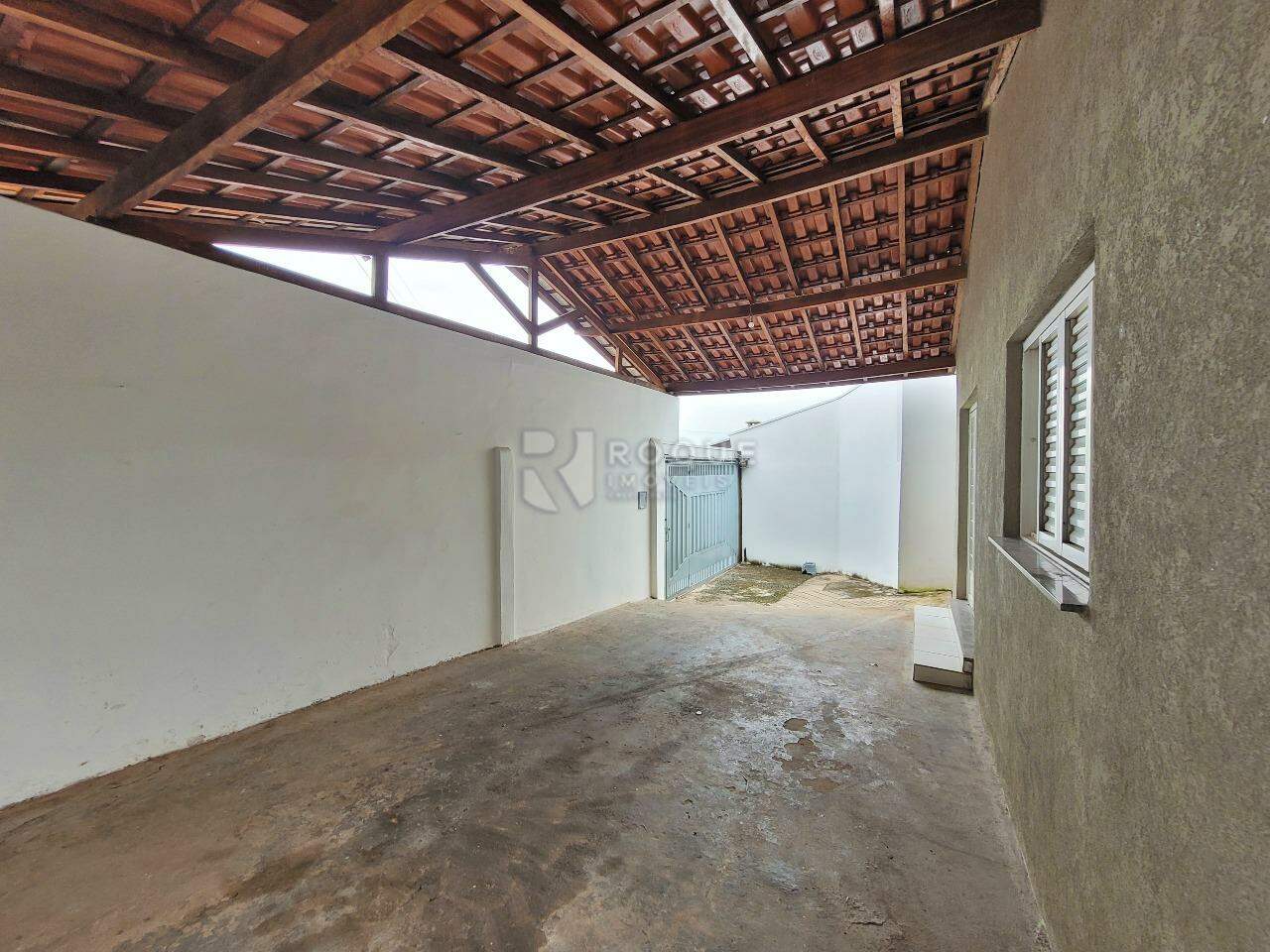 Casa Residencial à venda no bairro Vila Cristovam: Garagem