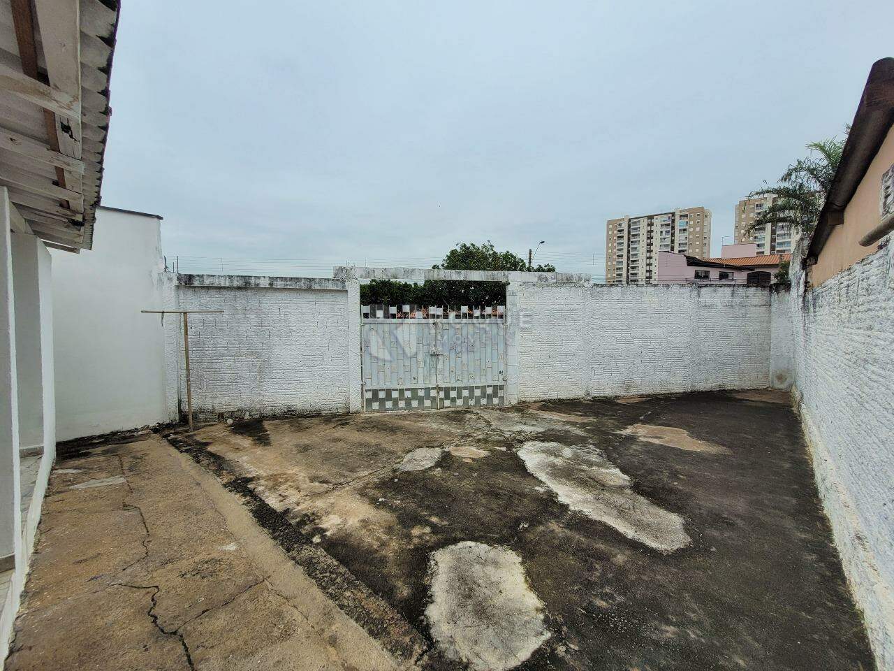 Casa Residencial à venda no bairro Vila Cristovam: Quintal