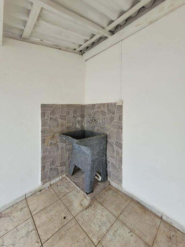 Casa Residencial à venda no bairro Vila Cristovam: Área de serviço