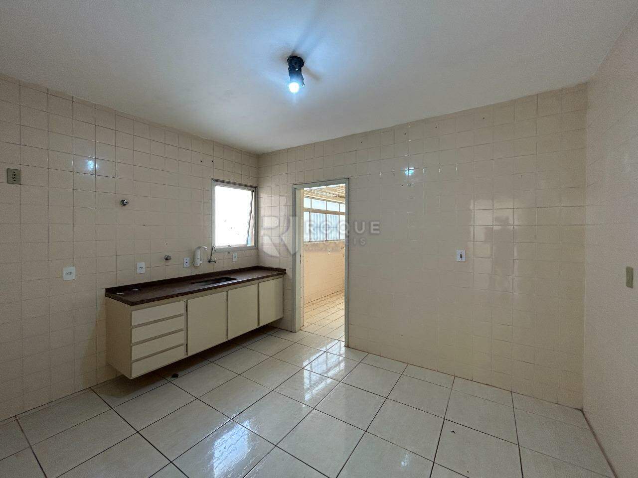 Apartamento para aluguel no bairro Cidade Jardim: Cozinha