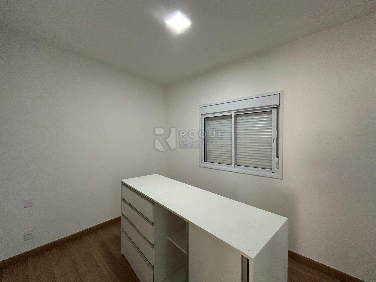 Apartamento para aluguel no bairro Jardim Senador Vergueiro: Dormitório 2 suíte