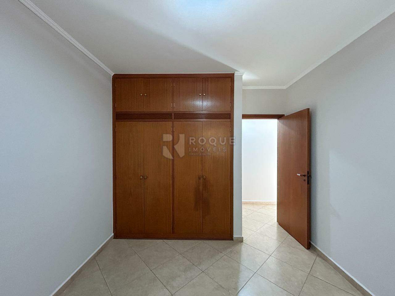Apartamento para aluguel no bairro Centro: Dormitório 4