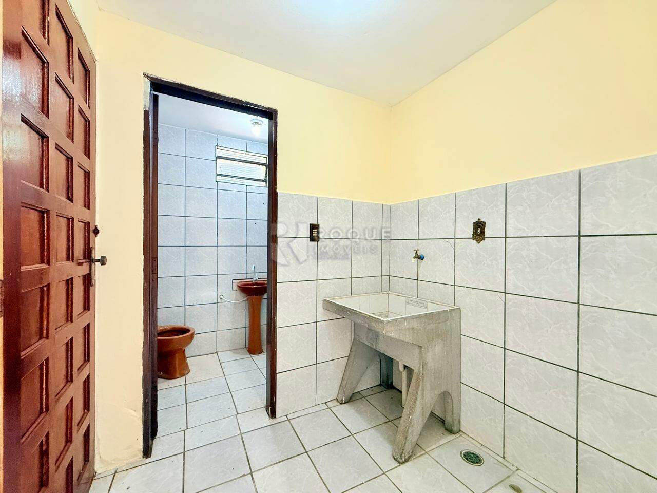 Casa Residencial para aluguel no bairro Parque Residencial Anavec: Lavanderia