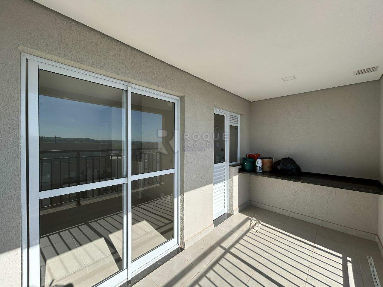 Apartamento para aluguel no bairro Jardim Santa Adélia: Sacada 