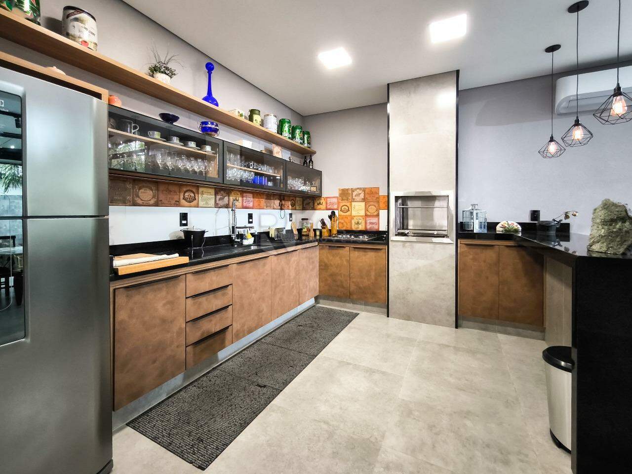 Casa em condomínio à venda no bairro Estância Eldorado: ÁREA GOURMET