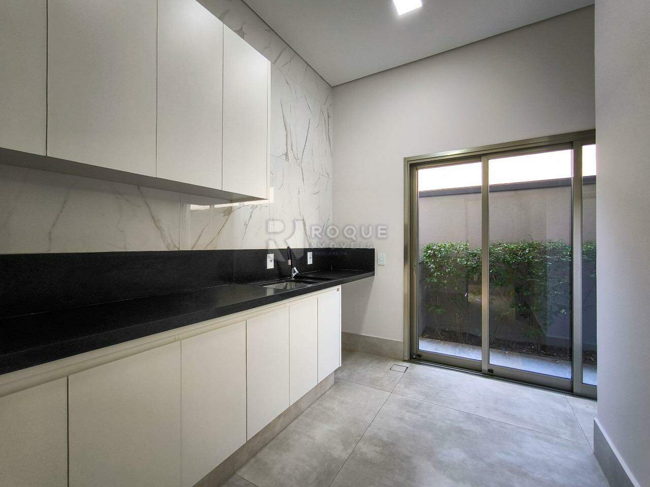 Casa em condomínio à venda no bairro Villaggio San Pietro: LAVANDERIA