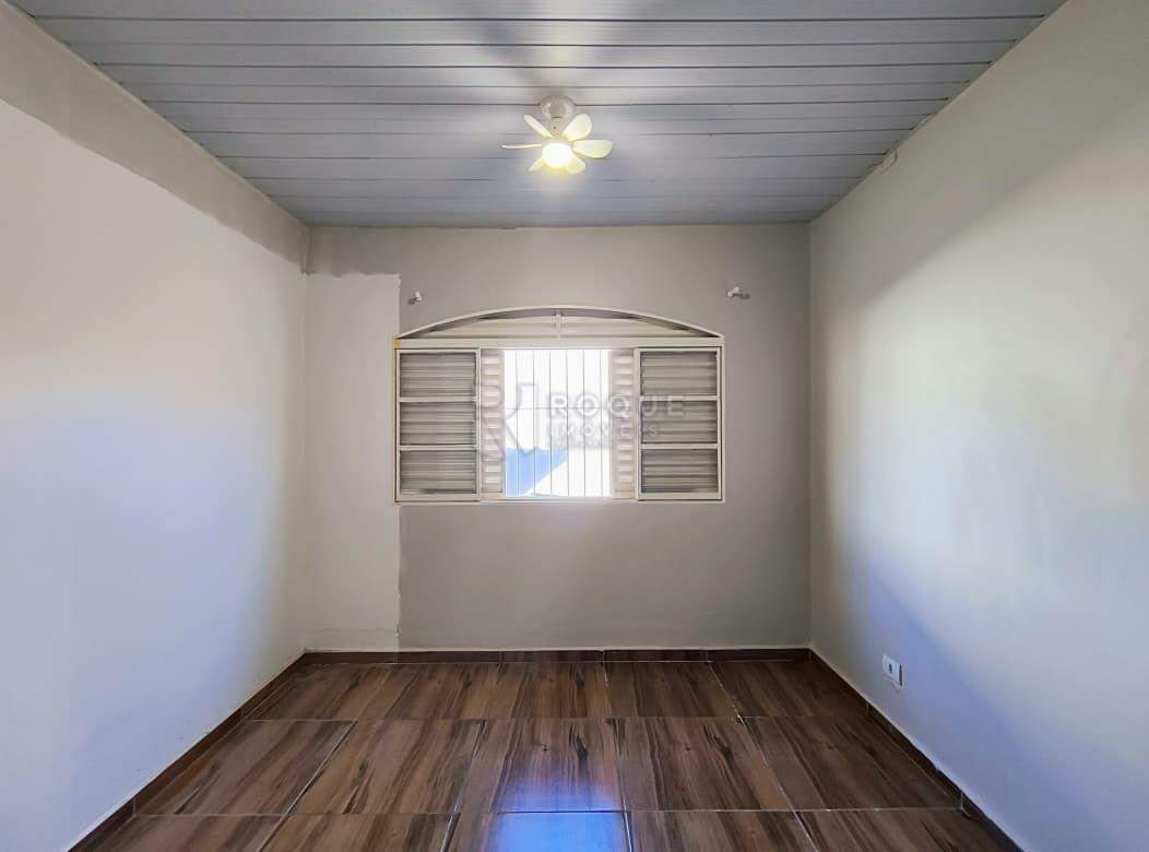 Casa Residencial para aluguel no bairro Jardim Nereide: Dormitório 02