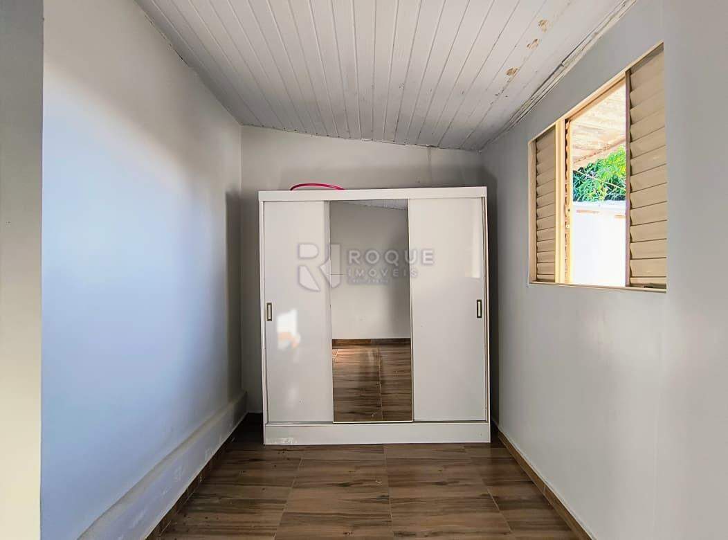 Casa Residencial para aluguel no bairro Jardim Nereide: Dormitório 03