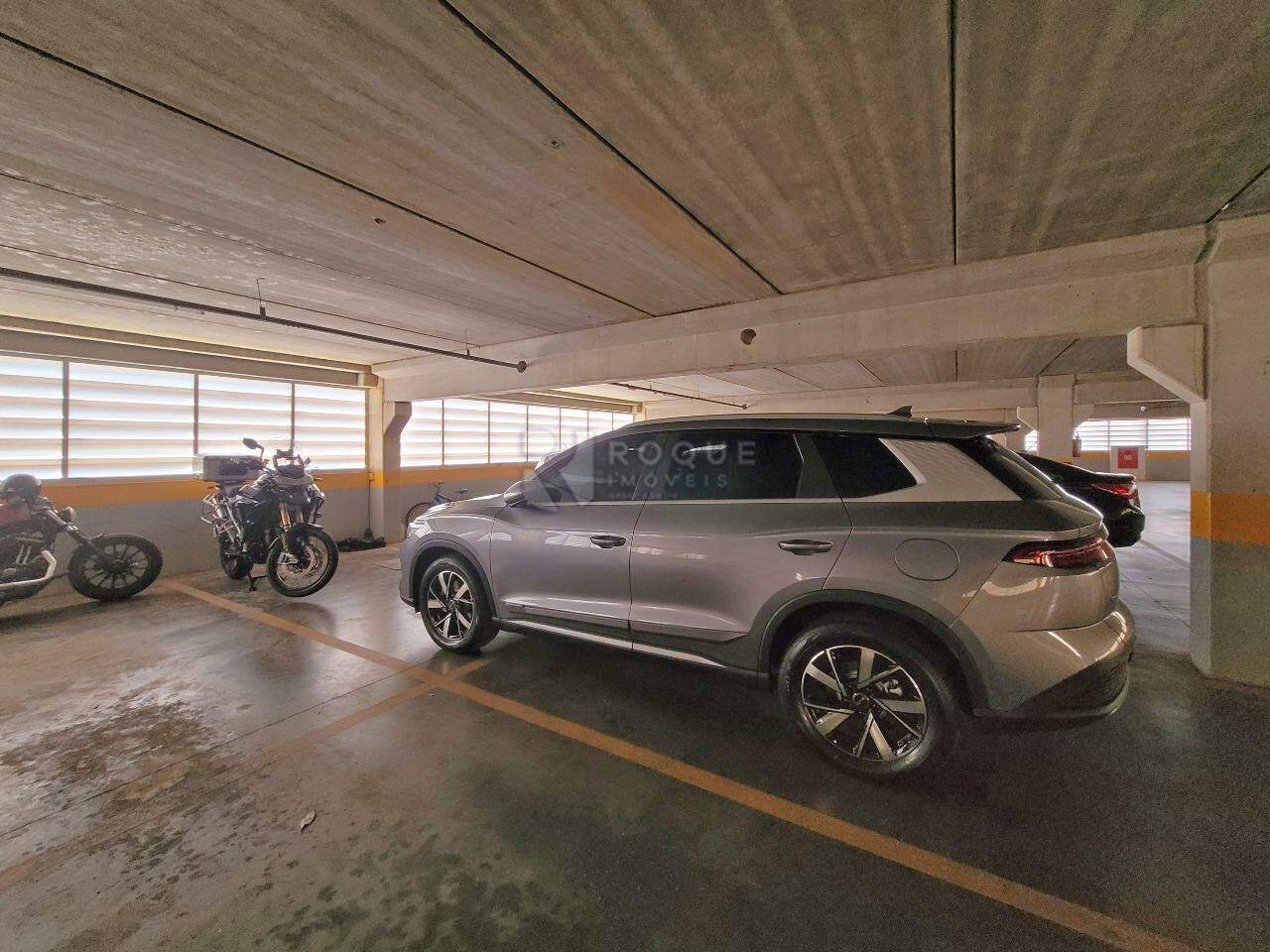 Apartamento à venda no bairro Vila Santa Rosália: Vaga de garagem