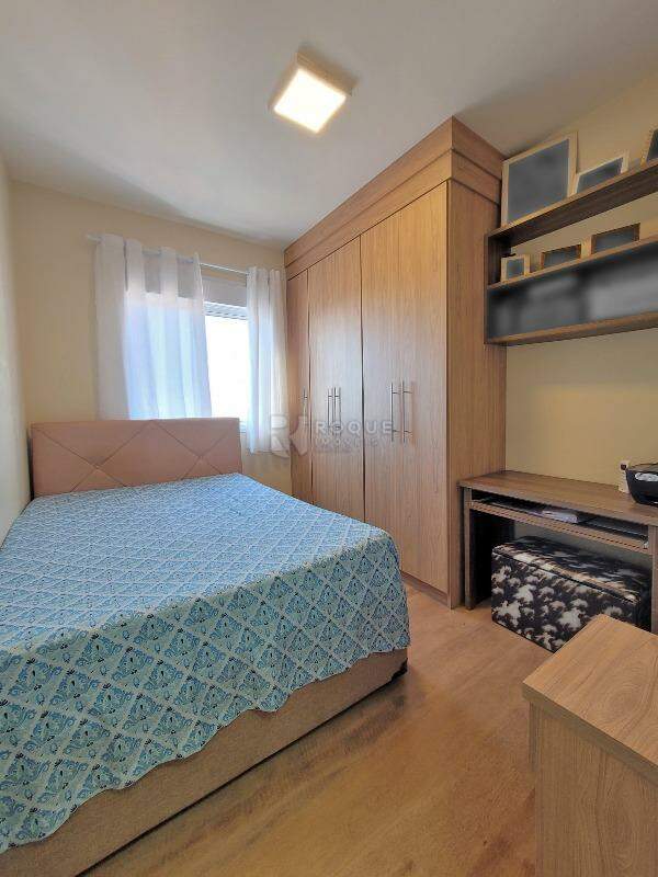 Apartamento à venda no bairro Vila Santa Rosália: Dormitório 1