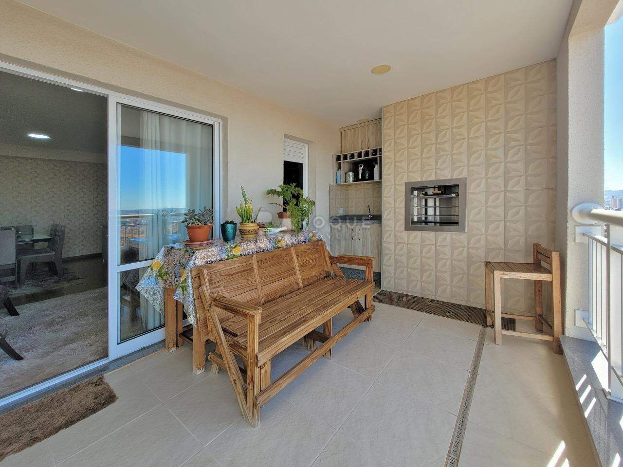 Apartamento à venda no bairro Vila Santa Rosália: Varanda