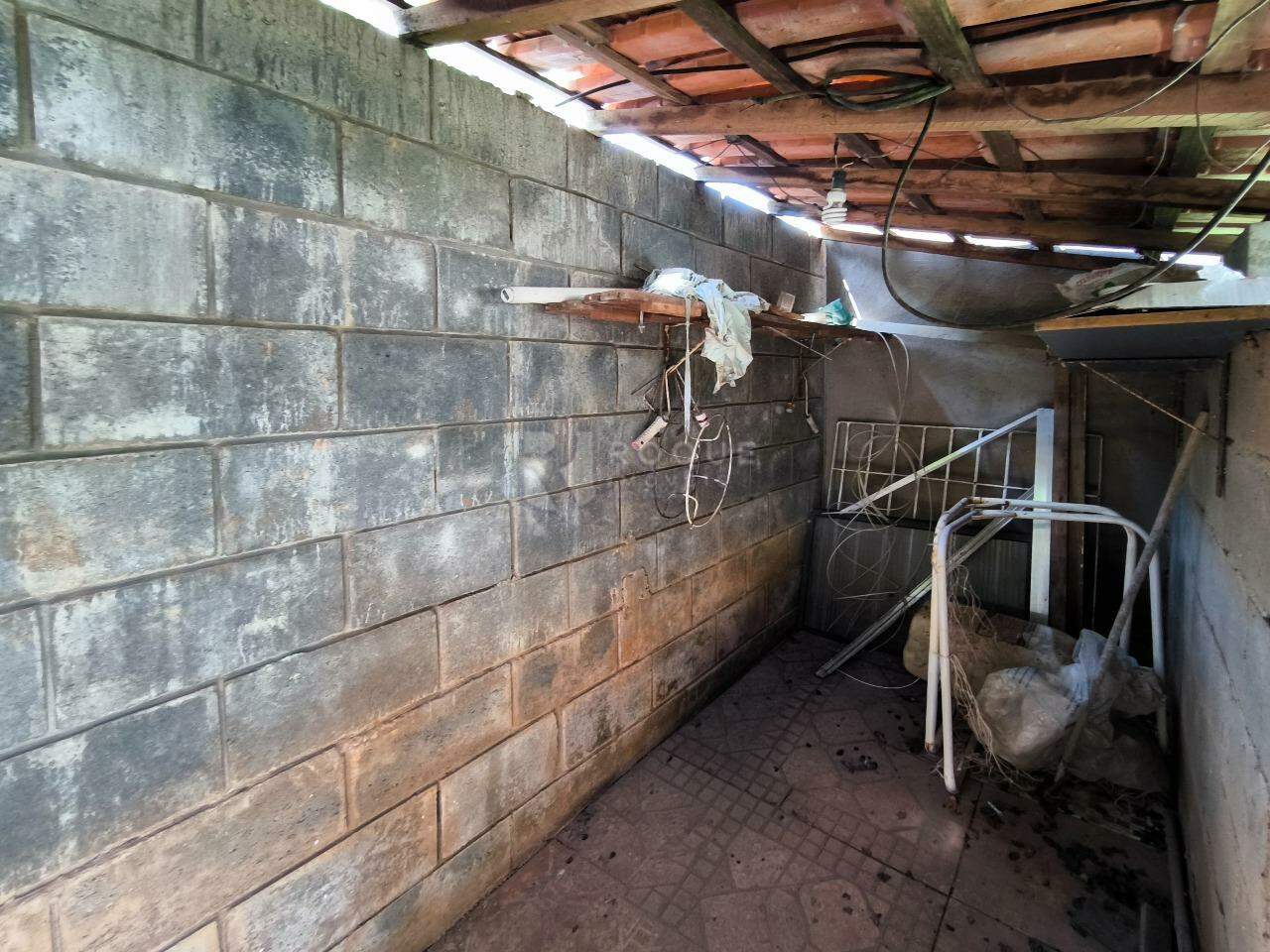 Chácara à venda no bairro Bairro dos Pires: DEPÓSITO