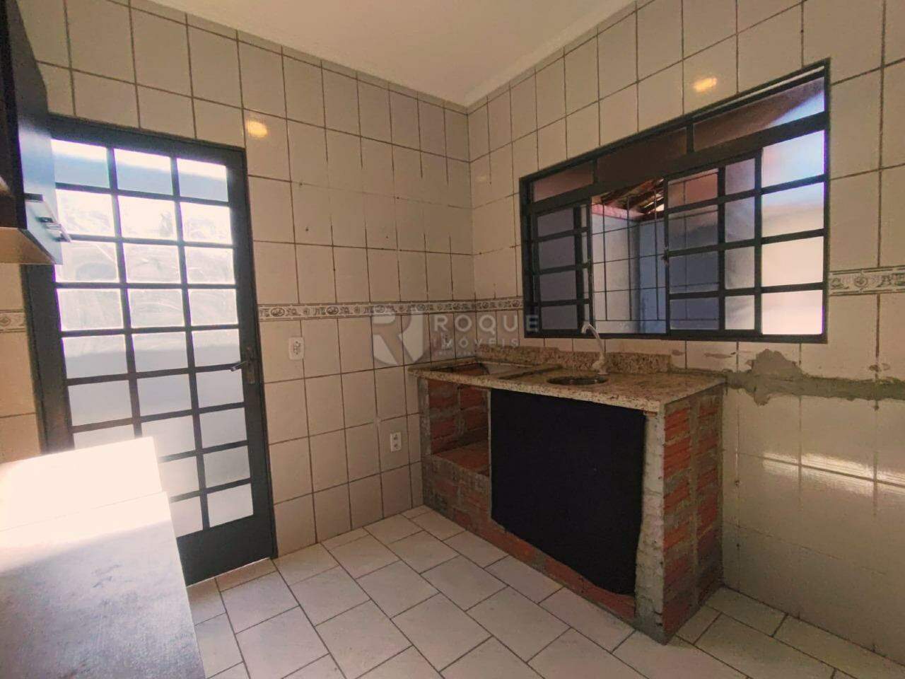 Casa Residencial para aluguel no bairro Jardim Residencial Regina Bastelli: Cozinha