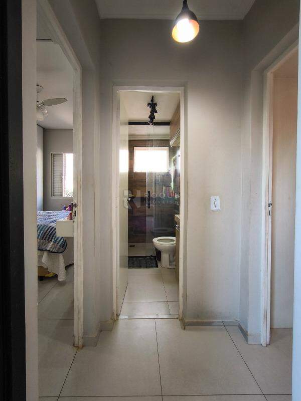Apartamento à venda no bairro Vila Queiroz: ÁREA DE CIRCULAÇÃO