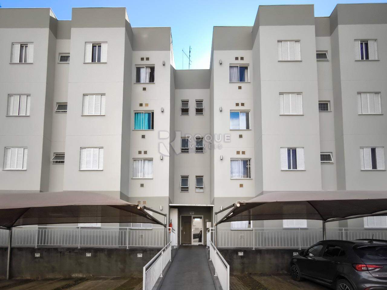 Apartamento à venda no bairro Vila Queiroz: FRENTE