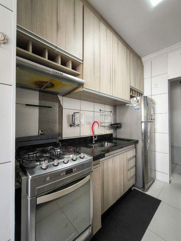 Apartamento à venda no bairro Vila Queiroz: COZINHA