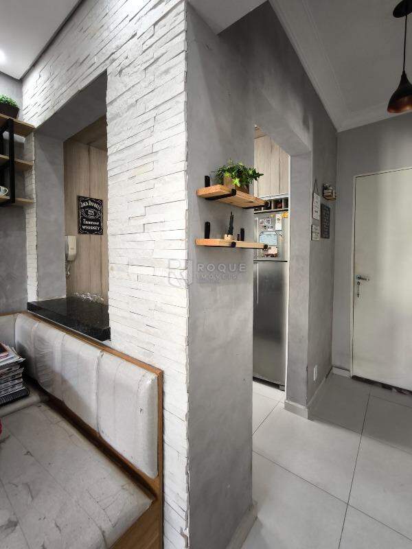 Apartamento à venda no bairro Vila Queiroz: COZINHA
