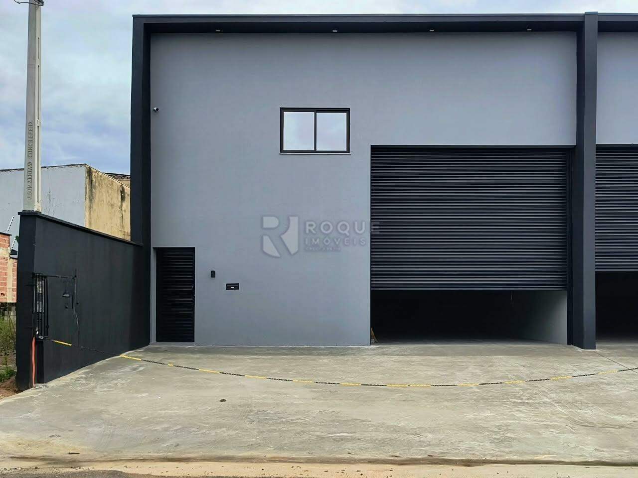 Salão para aluguel no bairro Vila Teixeira Marques: Fachada