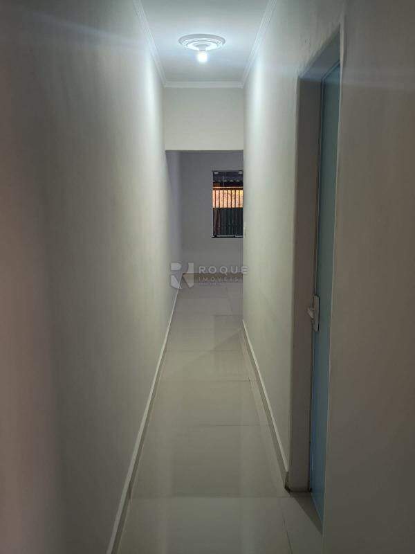 Casa Residencial à venda no bairro Parque Hippolyto: Corredor superior