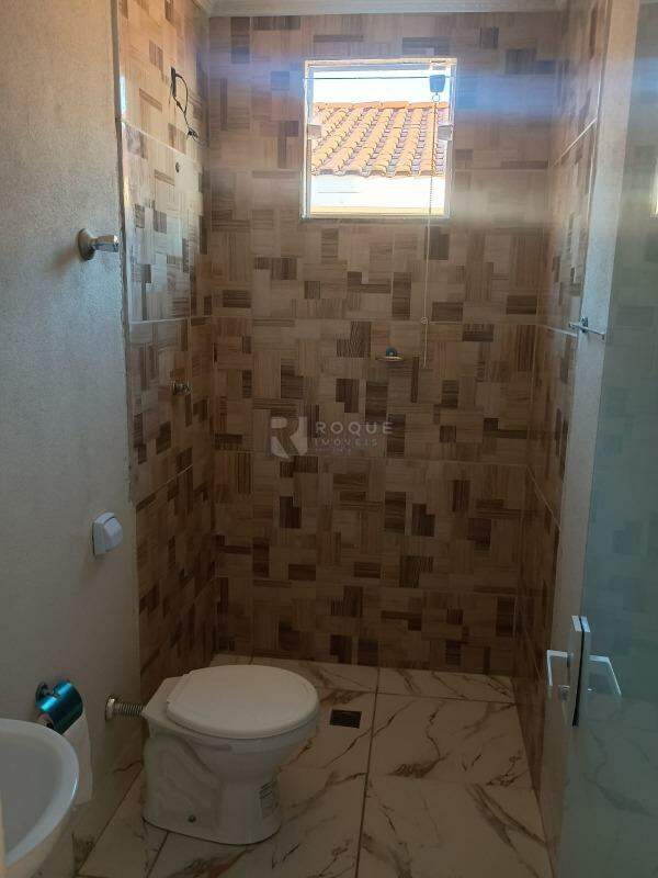 Casa Residencial à venda no bairro Parque Hippolyto: Banheiro superior