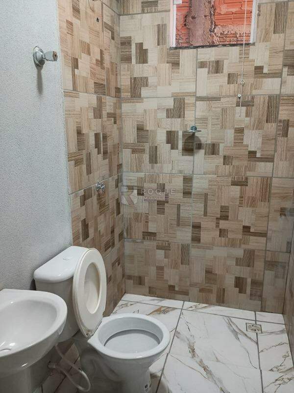 Casa Residencial à venda no bairro Parque Hippolyto: Banheiro inferior