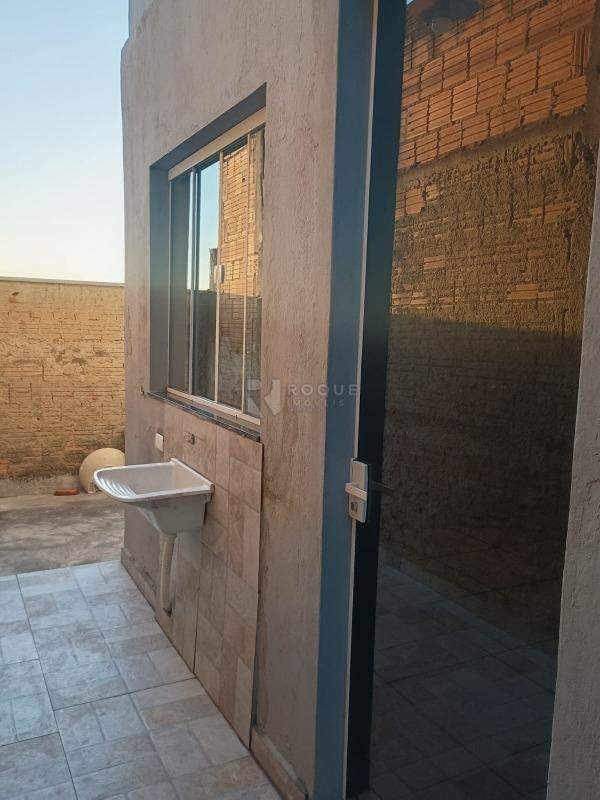 Casa Residencial à venda no bairro Parque Hippolyto: Lavanderia inferior