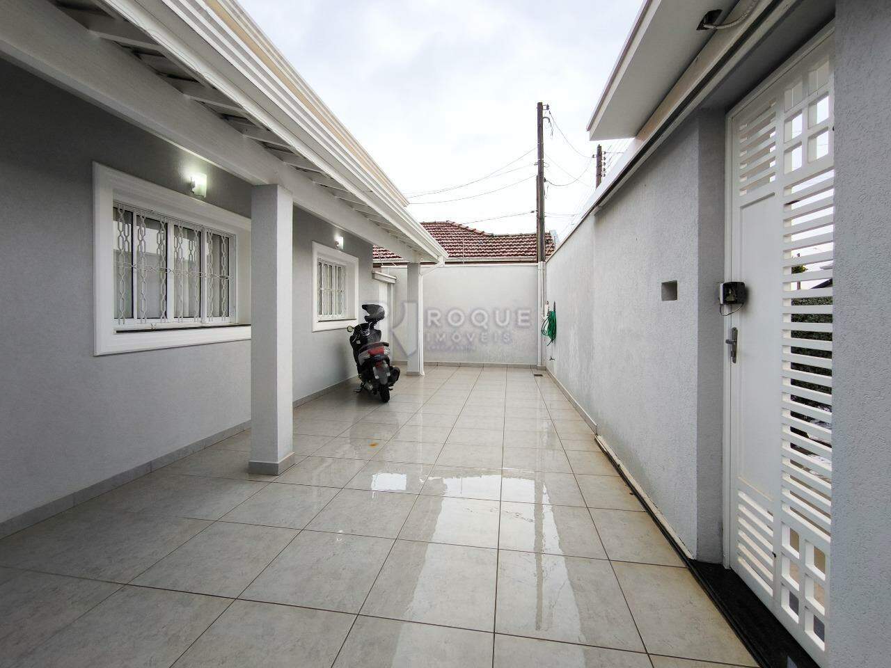 Casa Residencial à venda no bairro Vila Cristovam: VARANDA